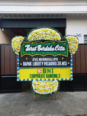Papan Bunga Duka di Kenyam