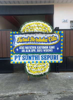 Papan Bunga Duka di Kenyam